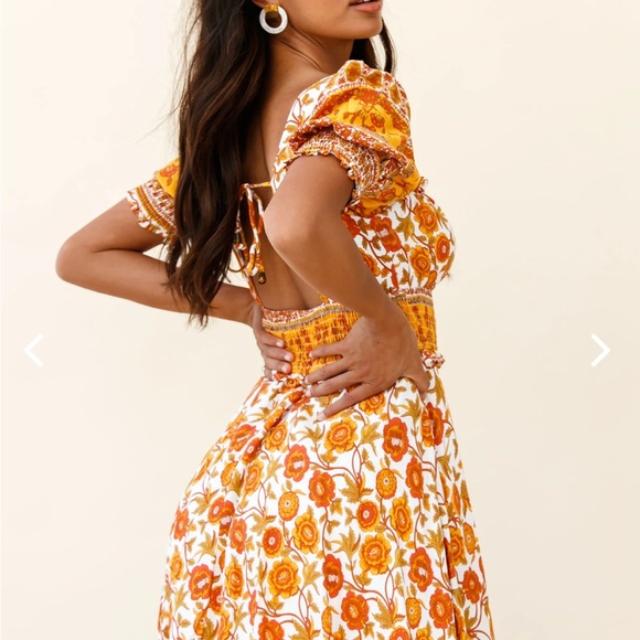 Saints + Secrets - SUMMER IN PARIS PUFF SLEEVE OPEN BACK DRESS FLORAL PRINT - Picture 4 of 9